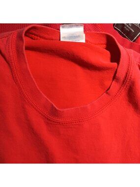 Vintage XL Men's Sleeveless T-shirt Y2K Gildan Red Cotton Muscle Shirt Haiti